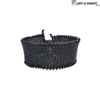 Βραχιόλι με κεροκλωστές σε γκρι χρώμα και μαύρα μεταλλικά στοιχεία